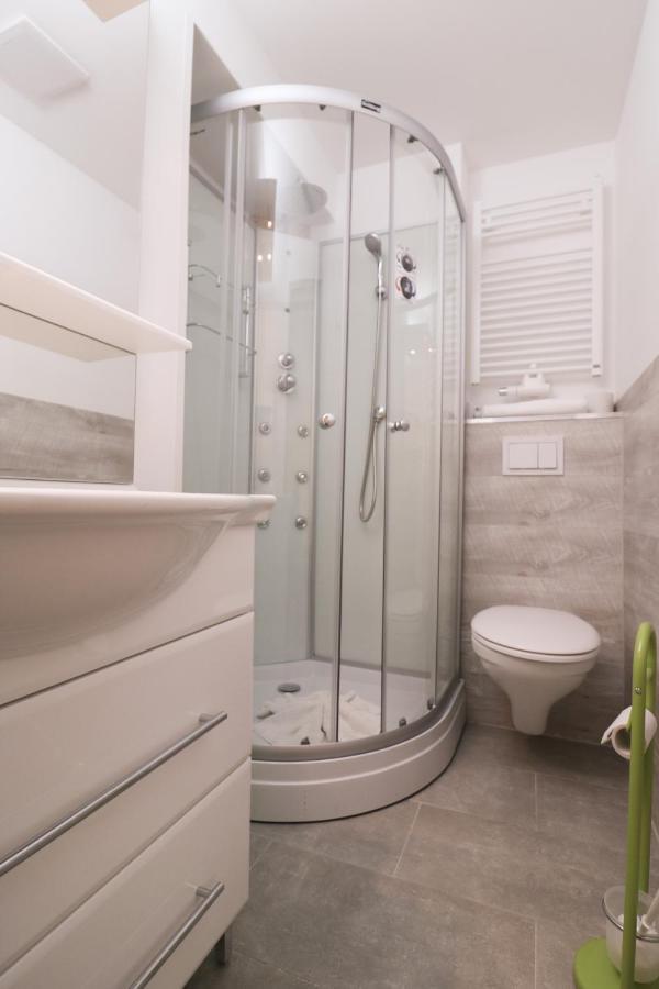 إسن Petul Apart Hotel Ernestine المظهر الخارجي الصورة