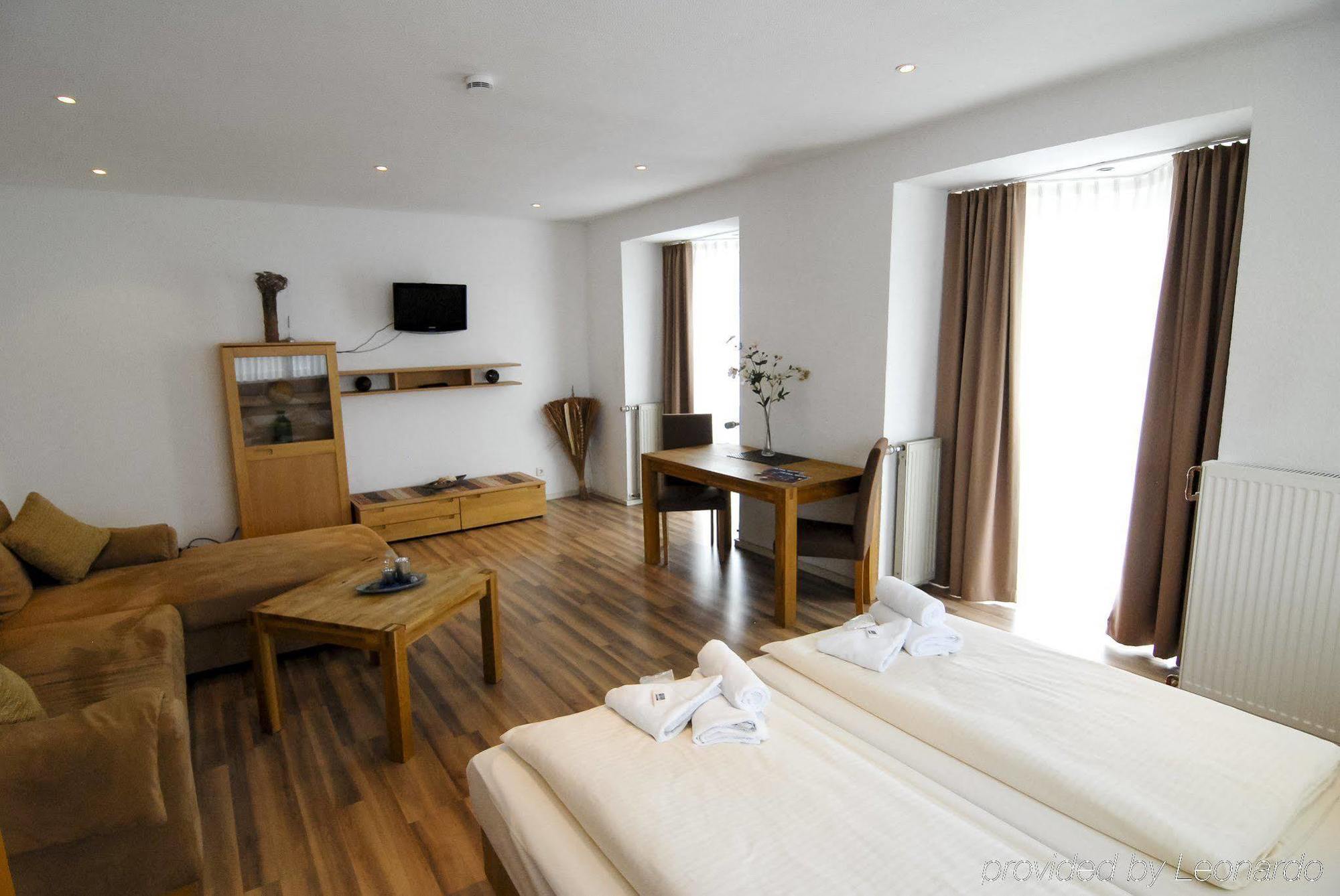 إسن Petul Apart Hotel Ernestine المظهر الخارجي الصورة