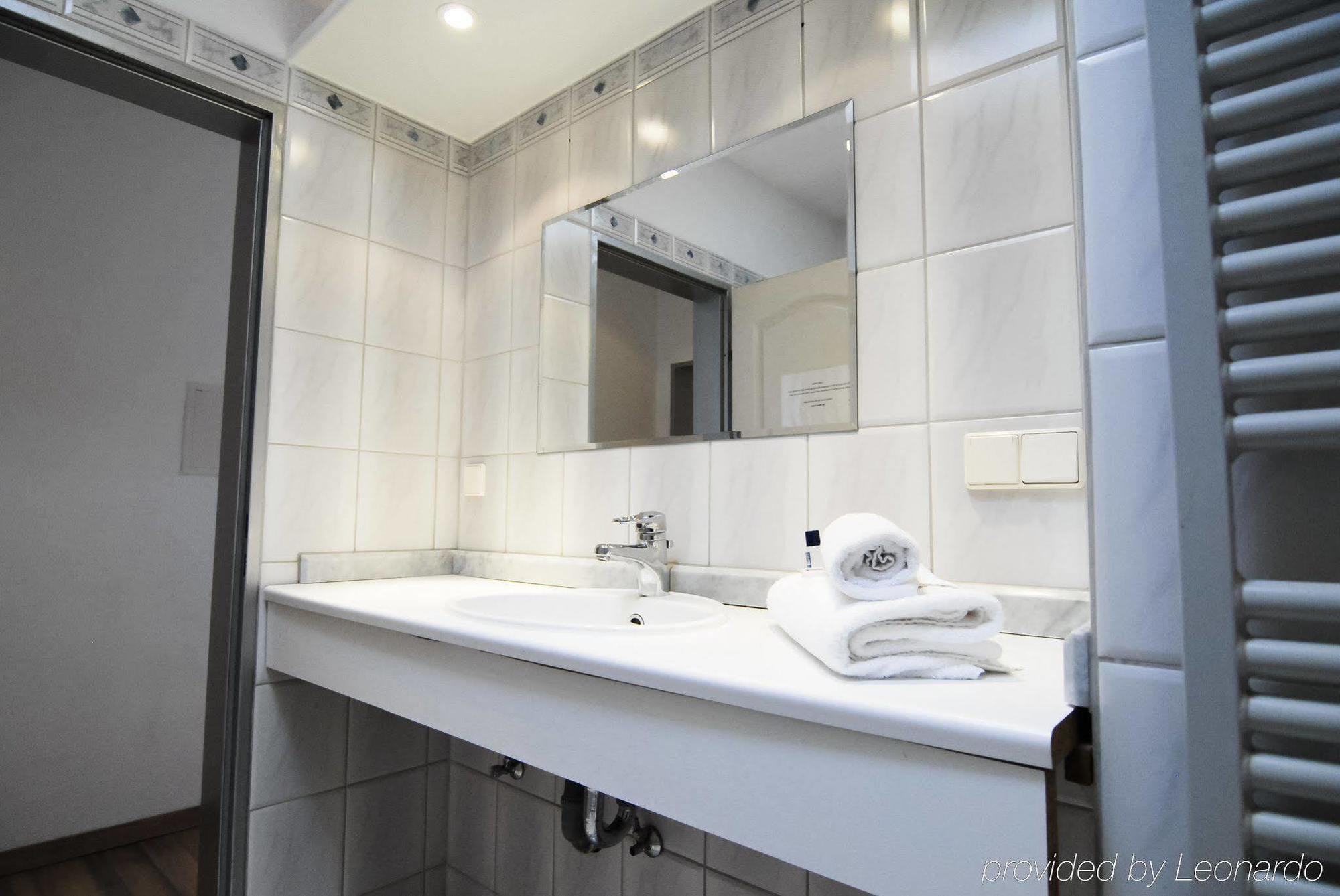 إسن Petul Apart Hotel Ernestine المظهر الخارجي الصورة