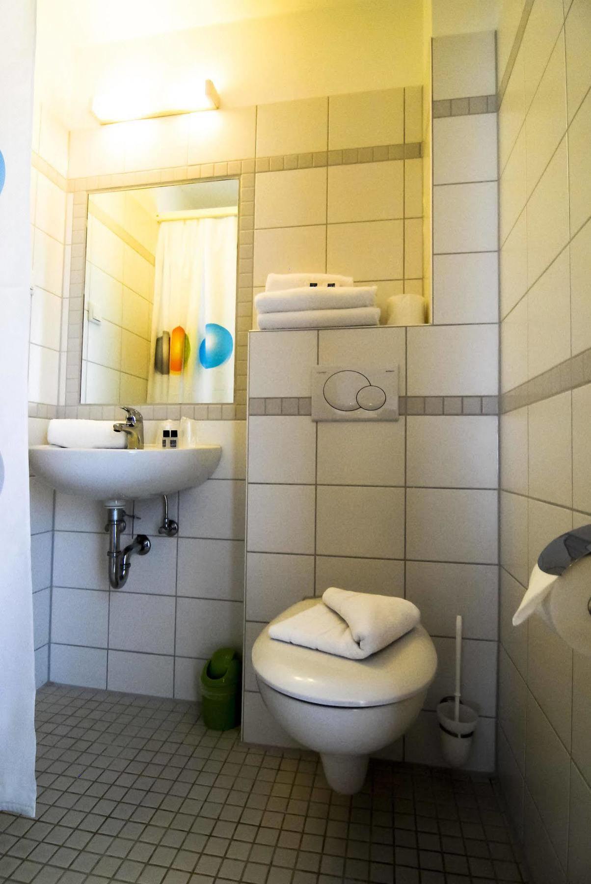 إسن Petul Apart Hotel Ernestine المظهر الخارجي الصورة